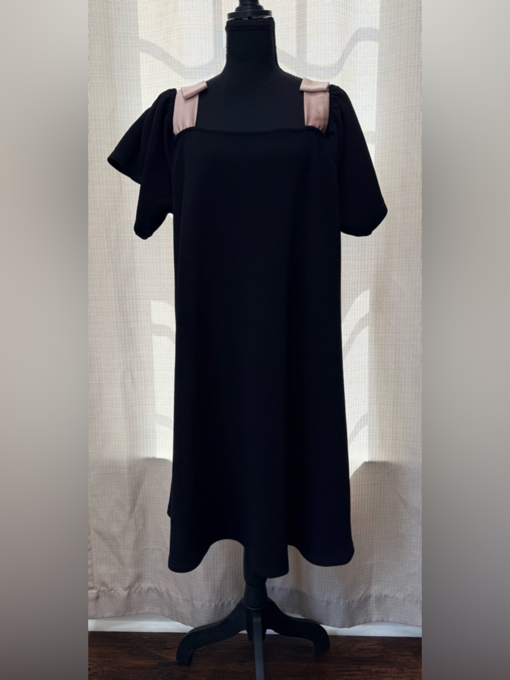 Sunday in Brooklyn Anthro Black Shift Dress Cold Shoulder Bow Strap Sz L Chic - Picture 1 of 13